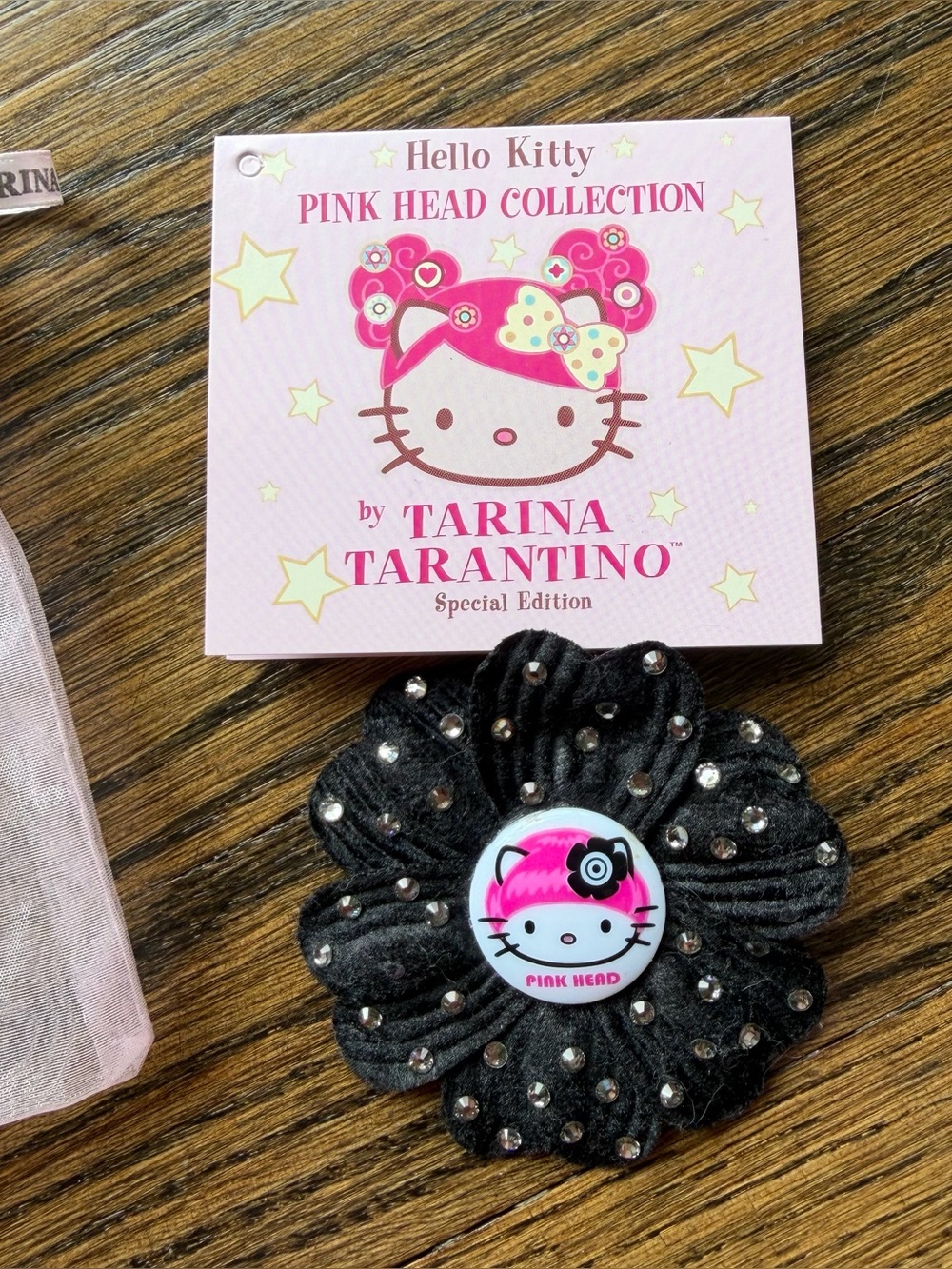 Tarina Tarantino & Hello Kitty
